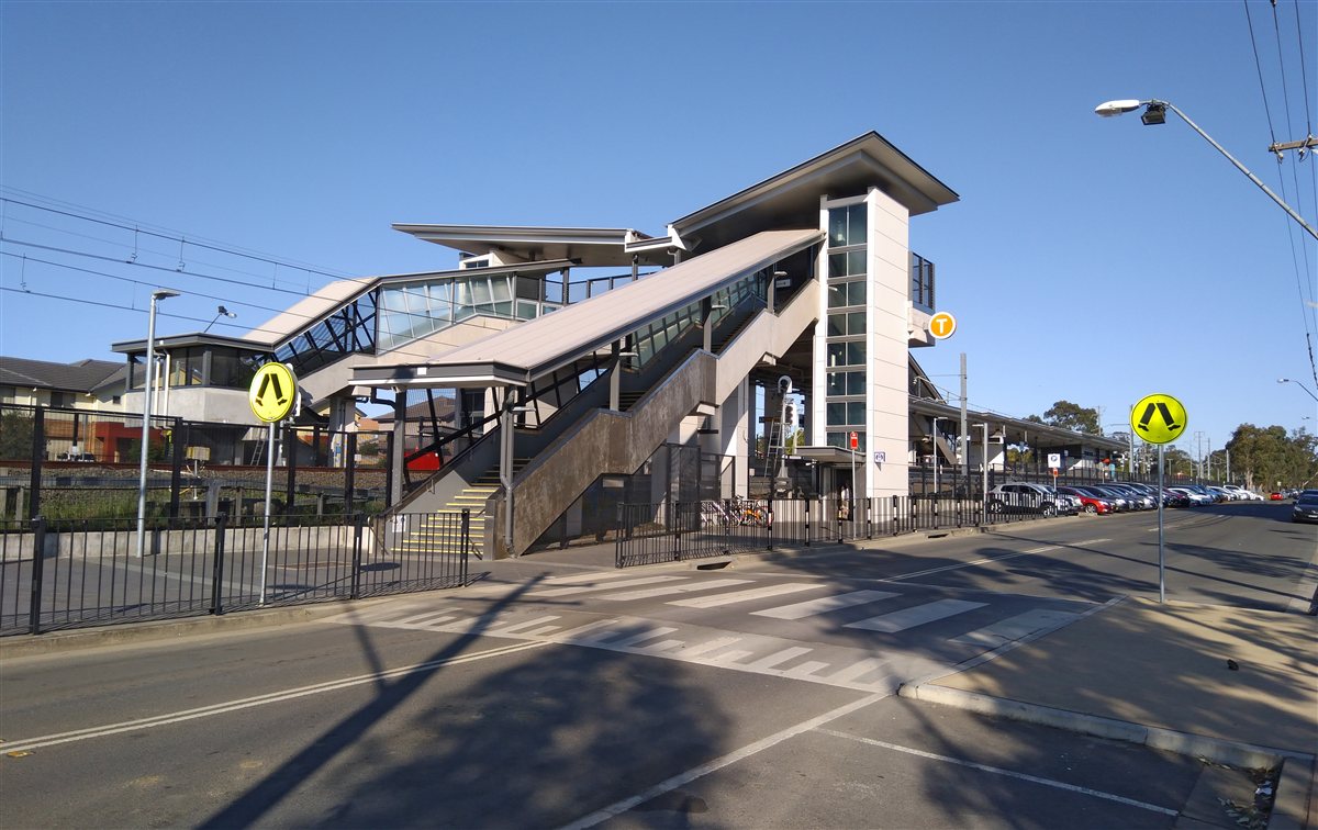 Railway Road entrance of Quakers Hill railway station
